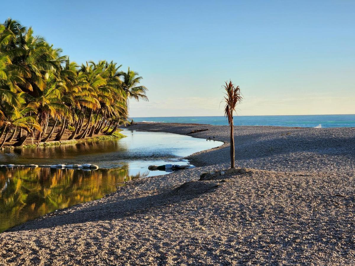 Beachfront Apartment, Quiet 4 Beds, 1 Bath, Ac, Wi-Fi, Hot Water, In Paraiso Near Los Patos المظهر الخارجي الصورة
