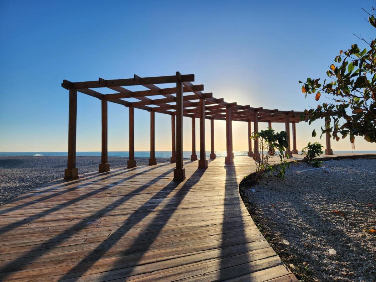 Beachfront Apartment, Quiet 4 Beds, 1 Bath, Ac, Wi-Fi, Hot Water, In Paraiso Near Los Patos المظهر الخارجي الصورة