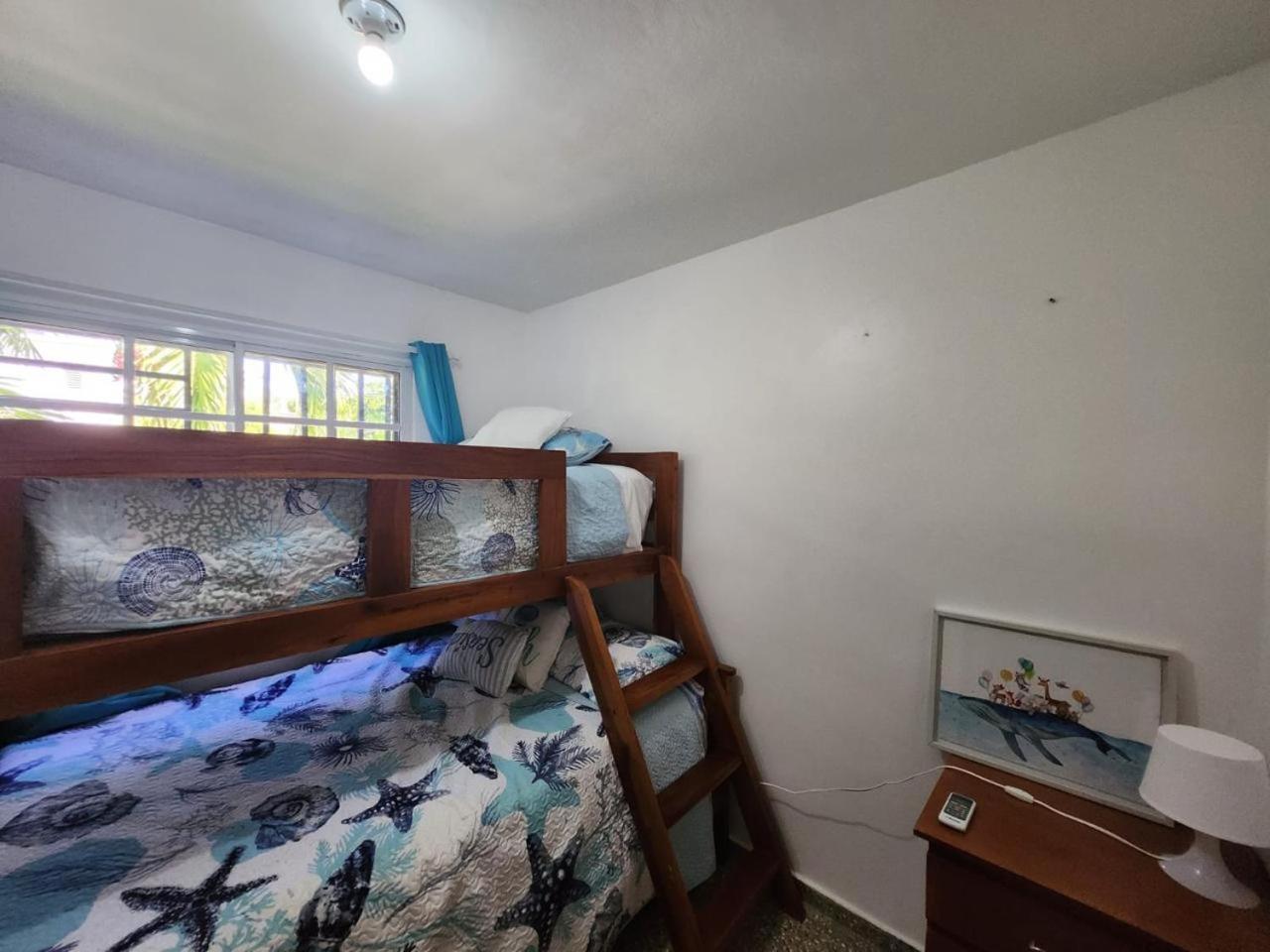 Beachfront Apartment, Quiet 4 Beds, 1 Bath, Ac, Wi-Fi, Hot Water, In Paraiso Near Los Patos المظهر الخارجي الصورة