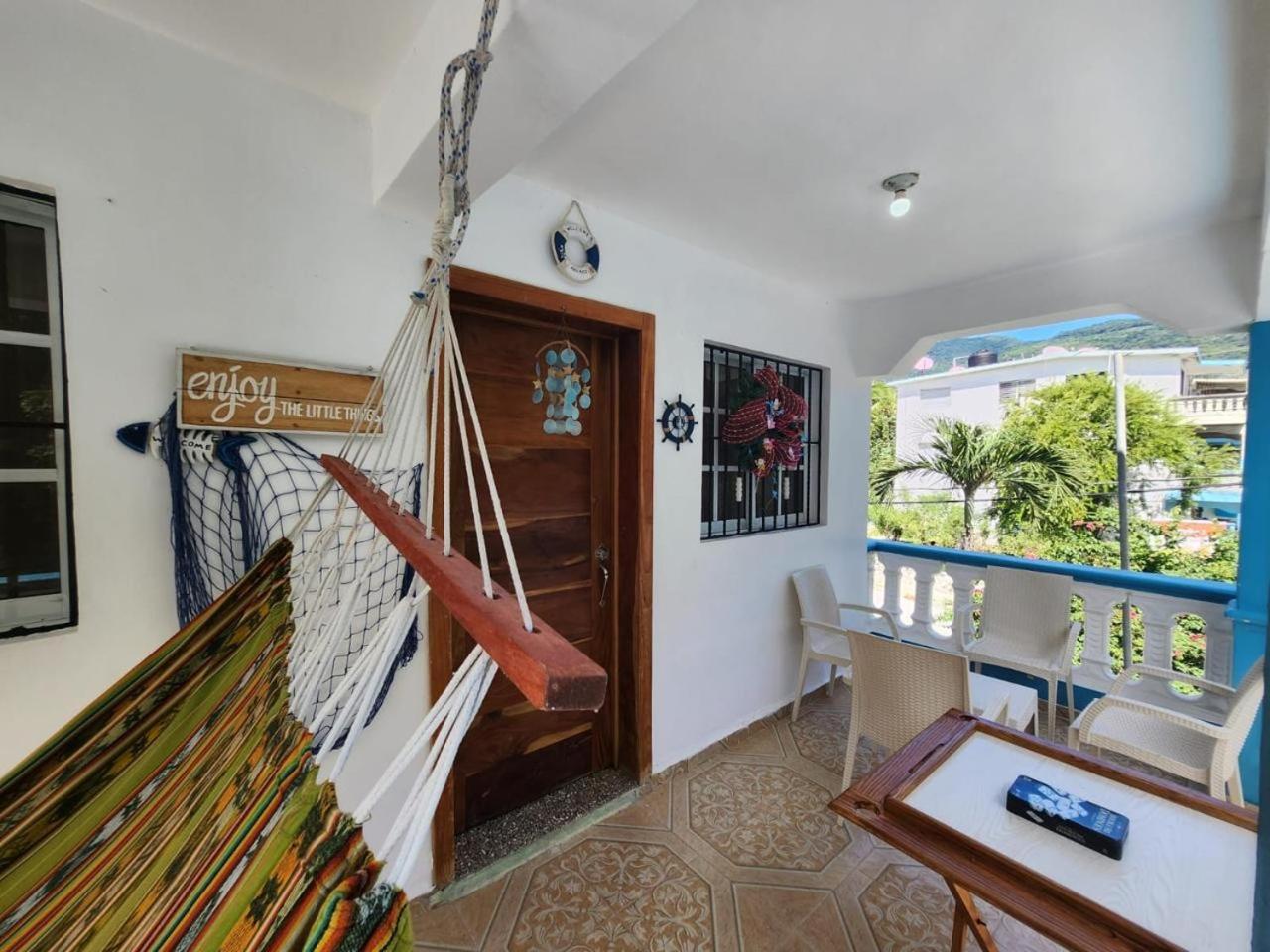 Beachfront Apartment, Quiet 4 Beds, 1 Bath, Ac, Wi-Fi, Hot Water, In Paraiso Near Los Patos المظهر الخارجي الصورة